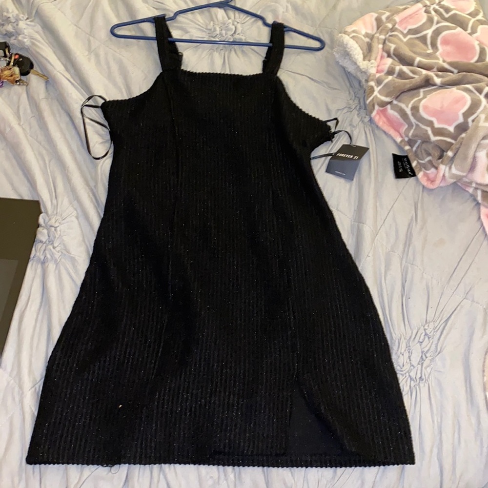 Dress - Picture 1 of 3